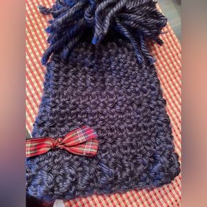 New hand crocheted chunky soft hat with pompom